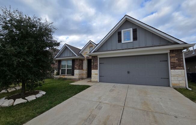 College Station - Spacious 4 bed/ 3 bath home in Creek Meadows!