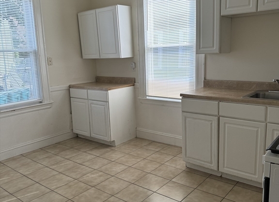 1 bed, 1 bath, 800 sqft, $1,800, Unit 2