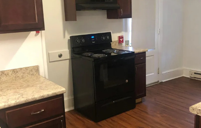 2 beds, 2 baths, $1,350, Unit Apt 1