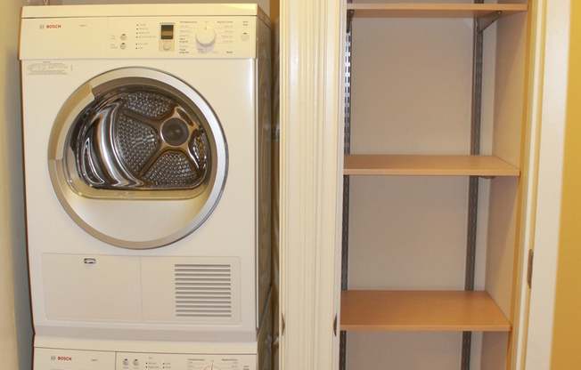 2 beds, 1 bath, 742 sqft, $3,595, Unit 221