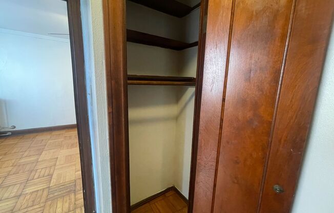 Studio, 1 bath, 400 sqft, $785, Unit 221