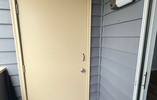 1 bed, 1 bath, 723 sqft, $1,545, Unit B21