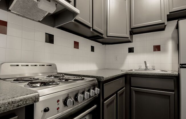 3 beds, 1 bath, 1,125 sqft, $2,425, Unit 512