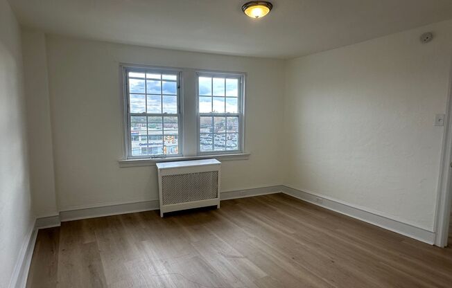 Bright 1 Bed Apartment- Upper Darby