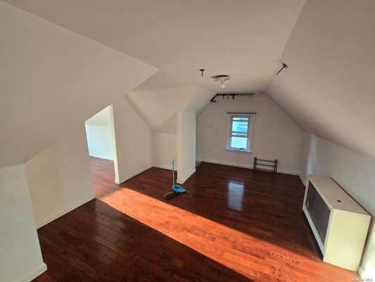 2 beds, 1 bath, $2,500, Unit 2