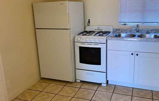 1 bed, 1 bath, 600 sqft, $821, Unit 9