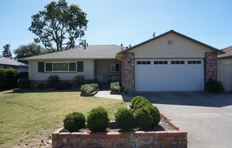 Beautiful Renovated Home, Remodeled Kitchen/Bathroom, Hardwood Floors, Covered Patio, Fireplace!