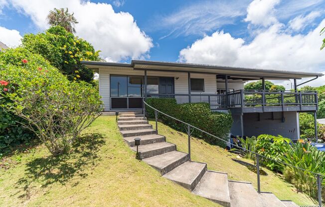 Rarely Available 3BA/2BA/2 Pkg SF in Aiea Heights.