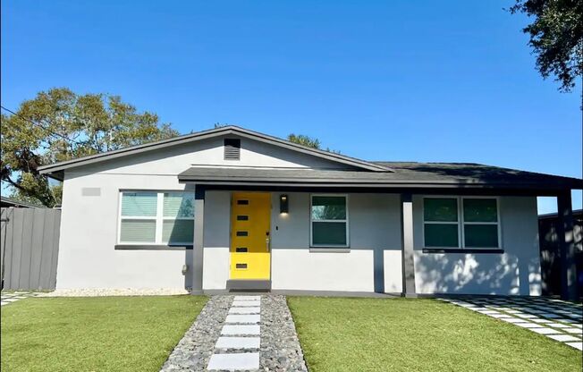 3/2 Pool Home South Tampa Available NOW !!