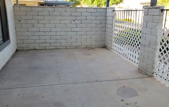 Rent Ready Single Story Townhome 3/2/ with 2 car