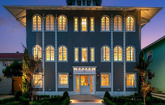 Newly Renovated 1BD/1BA Apartments in Historic Fontainebleau Neighborhood