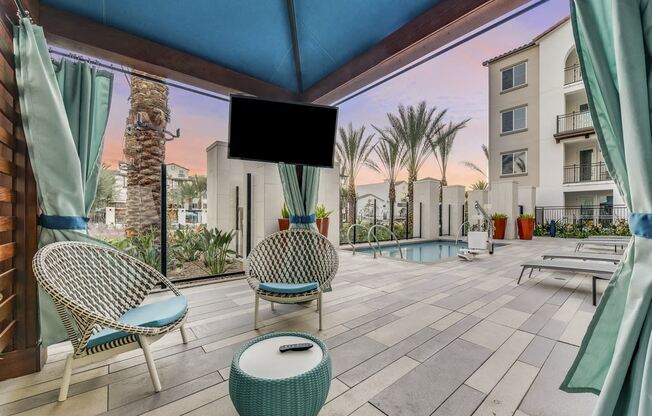outdoor lounge