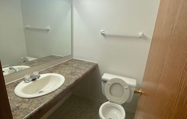 3 beds, 1.5 baths, 1,066 sqft, $1,499, Unit 5180 02