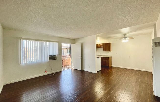 Route 66 - 921-943 - Gold