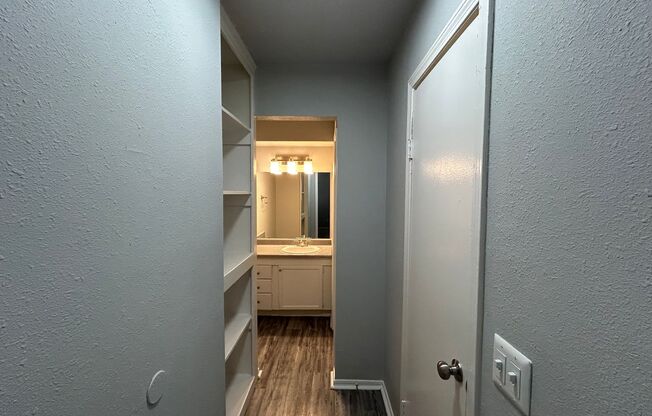 2 beds, 2 baths, 1,100 sqft, $1,050, Unit 217