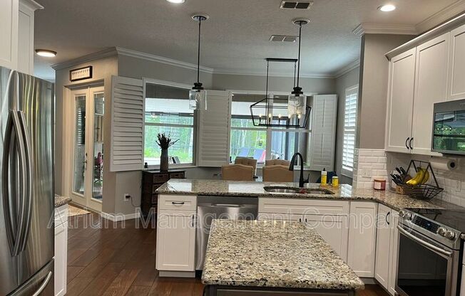 10109 MARSH PINE CIR