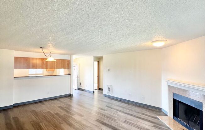 3 beds, 2 baths, 1,050 sqft, $1,950, Unit V-166