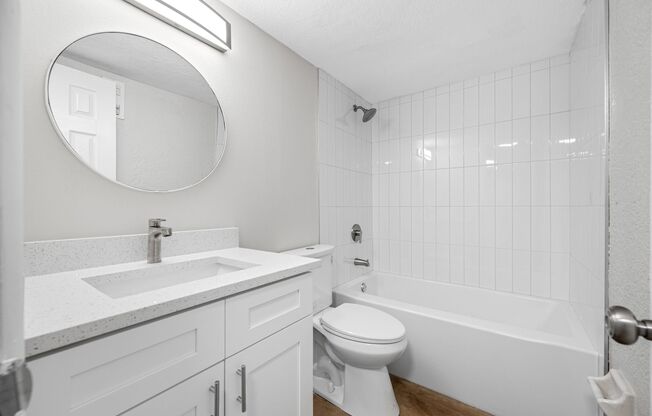 2 beds, 1 bath, 850 sqft, $1,600, Unit D307