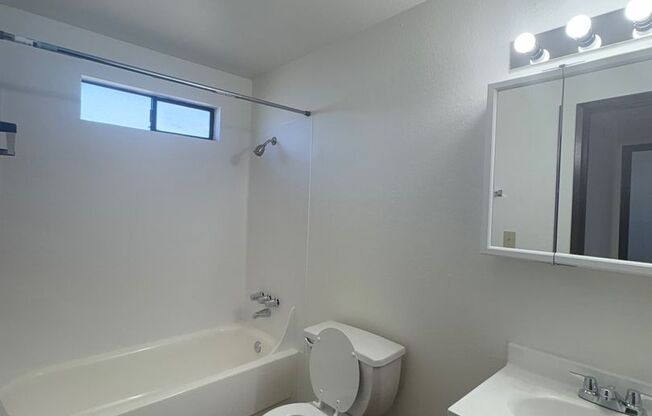 1 bed, 1 bath, 650 sqft, $1,260, Unit A-22