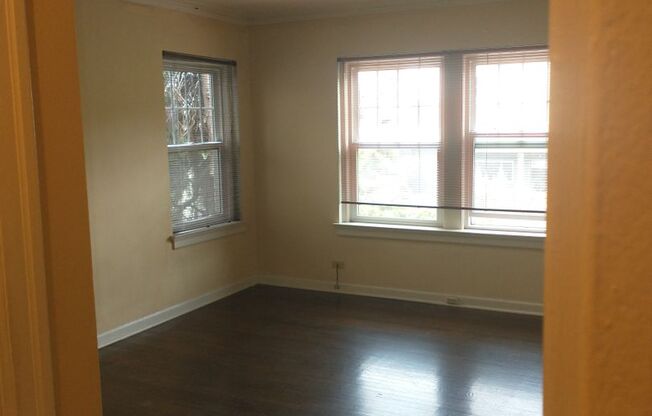 Studio, 1 bath, 446 sqft, $1,395, Unit 306