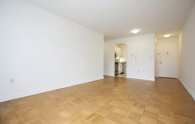 2 beds, 1 bath, $5,350, Unit 7C