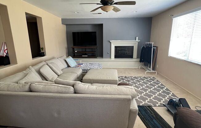 6686 Sand Dunes, Eastvale