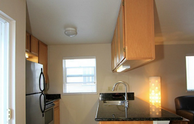 Recently Updated 1 Bed Condo in Ballard!
