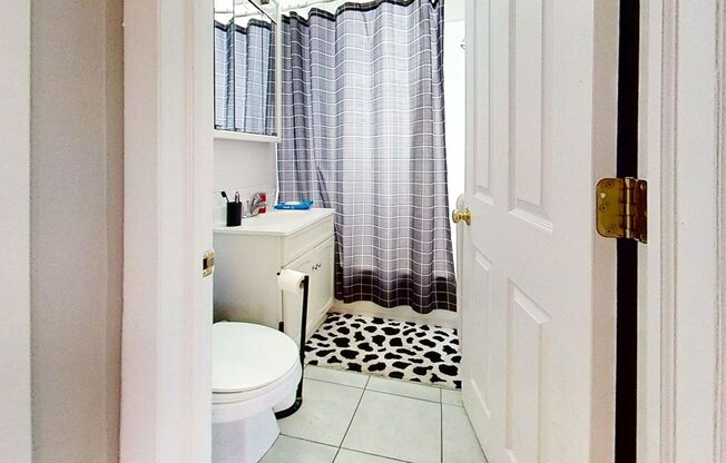 1 bed, 1 bath, 800 sqft, $2,250, Unit 1337 3B