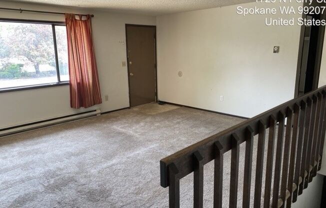 2 beds, 1 bath, $1,300