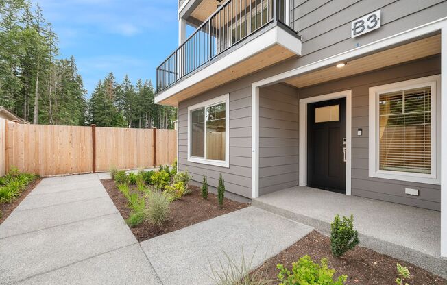 4 Bed | 3.5 Bathroom | 1800 Sq Ft | $3,700