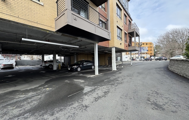 1 bed, 1 bath, 642 sqft, $2,400, Unit 404