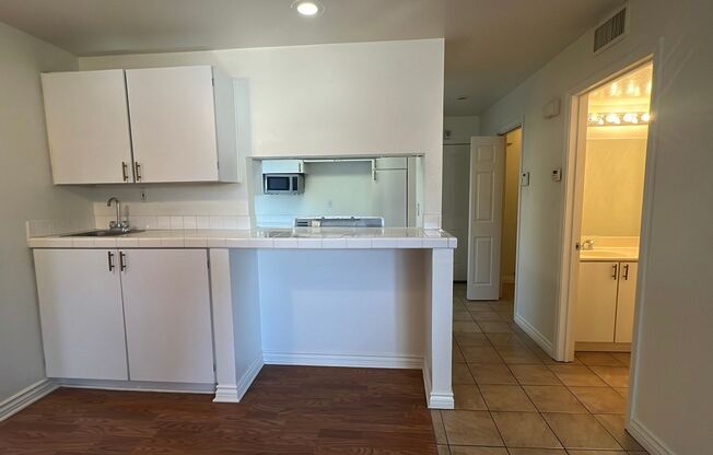 (APPLICATION PENDING) Townhouse in gated community near A.V. College with community Pool and Spa