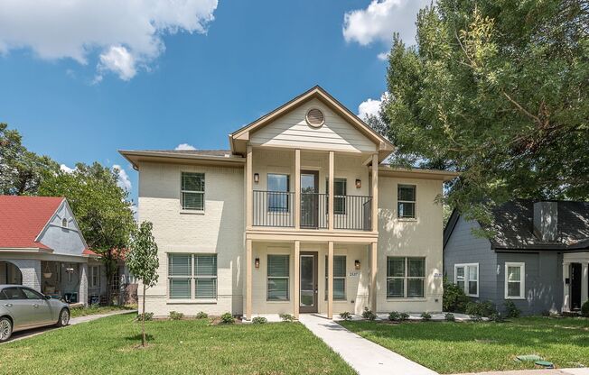 ** MOVE IN 7/4/2025** 5 Bedroom 3.5 Bath Walking Distance to TCU Campus Free Monthly Light Housekeeping