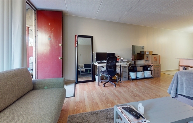 Studio, 1 bath, 450 sqft, $1,800, Unit T36