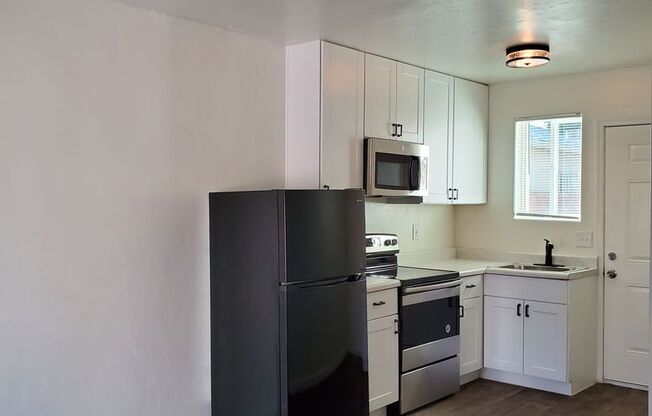 1 bed, 1 bath, 376 sqft, $956, Unit 427