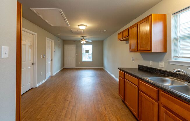 Move in Ready in 77701! 2 Bed / 1 Bath