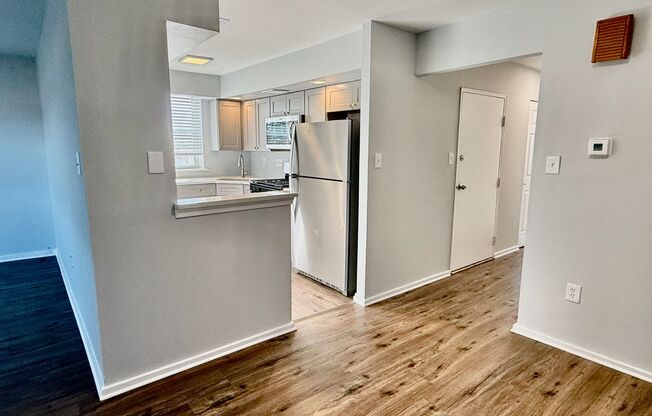 2 beds, 1 bath, $1,400, Unit 2nd Floor