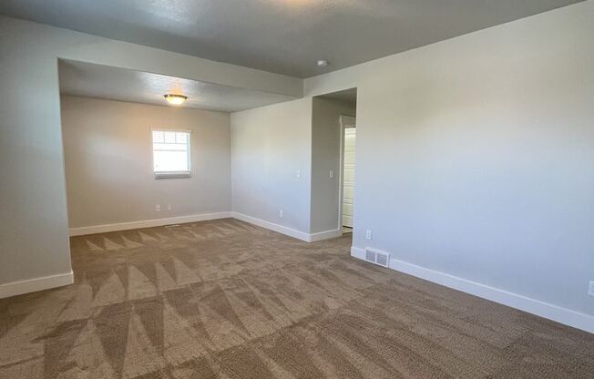 PRE-LEASE FOR $1,000 OFF - 3 Bed 2.5 Bath Ivory Townhome in Pleasant Grove!