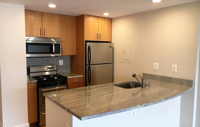 Studio, 1 bath, 440 sqft, $3,025, Unit 0931