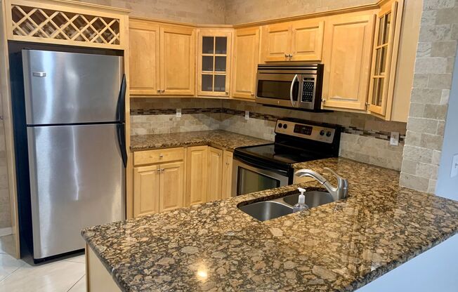 SPACIOUS, BEAUTIFUL 3 BEDROOM 2.5 BATH TOWNHOME IN RIVERVIEW & INTERIOR PAINTING IN PROCESS