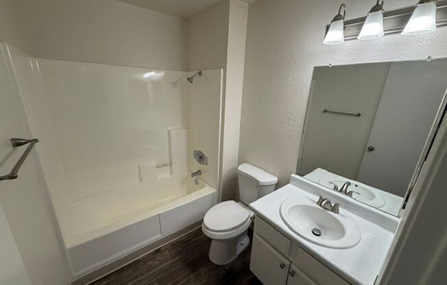 2 beds, 2 baths, 980 sqft, $2,500