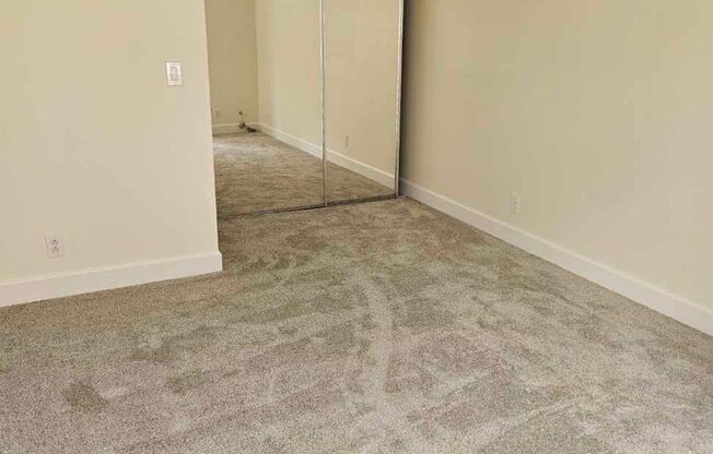 MOVE IN SPECIAL OFFERED Remodeled 2 bedroom 1 bath condo in heart of Santa Clara