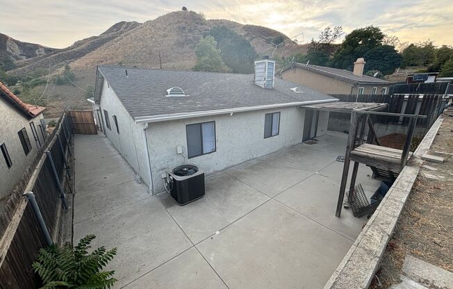 Cozy 3 Bedroom Home for Rent in Val Verde!