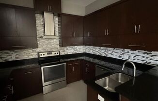 3 beds, 2 baths, $1,650, Unit # 4