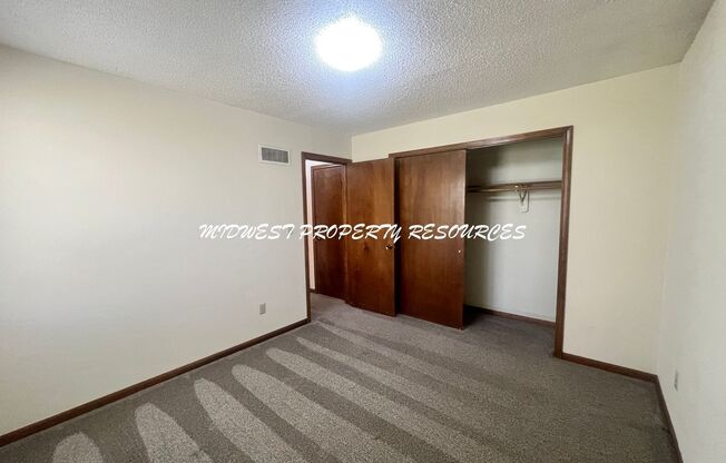 2 beds, 1 bath, $1,180