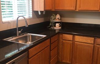 3 beds, 1.5 baths, 1,000 sqft, $1,995, Unit 18