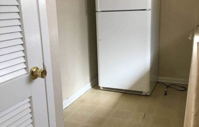 1 bed, 1 bath, 406 sqft, $525, Unit Apt 24