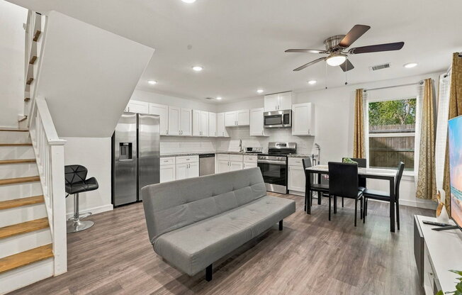 3 beds, 2 baths, 1,445 sqft, $1,725, Unit B