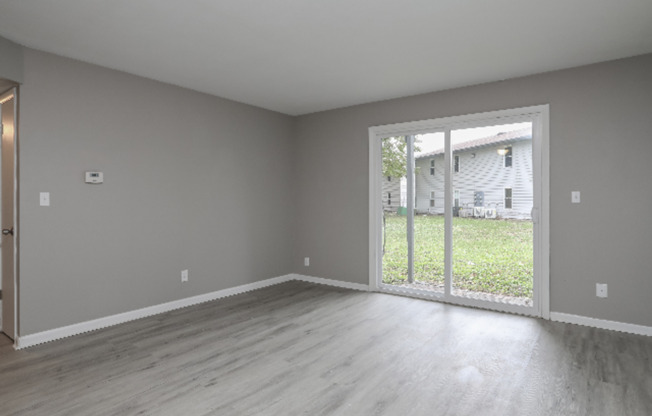 2 beds, 1 bath, 700 sqft, $925, Unit 2108-2 B