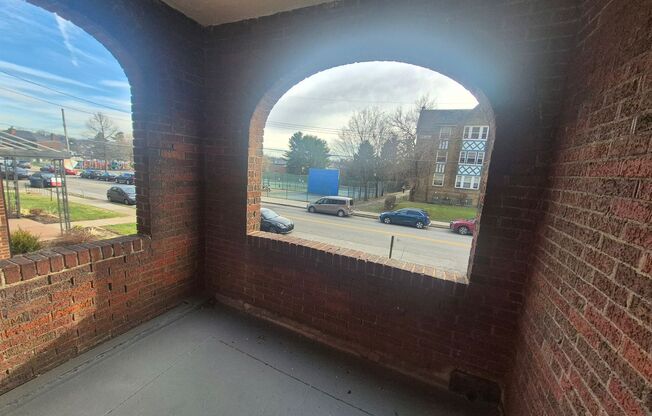 2 beds, 1 bath, 750 sqft, $1,899, Unit 5637 Hobart St. #4